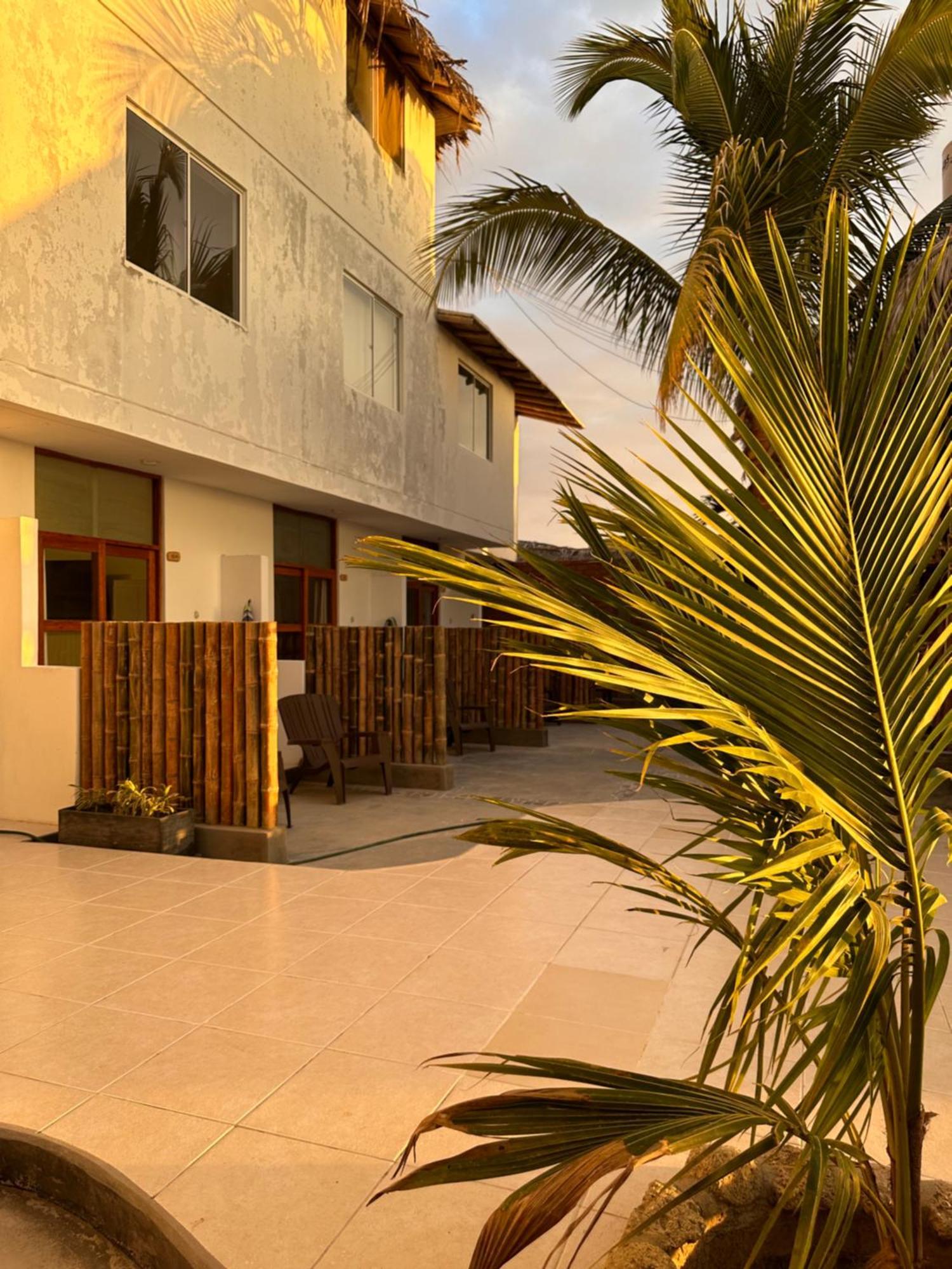 Hotel Puerto Antiguo Лос-Органос Экстерьер фото